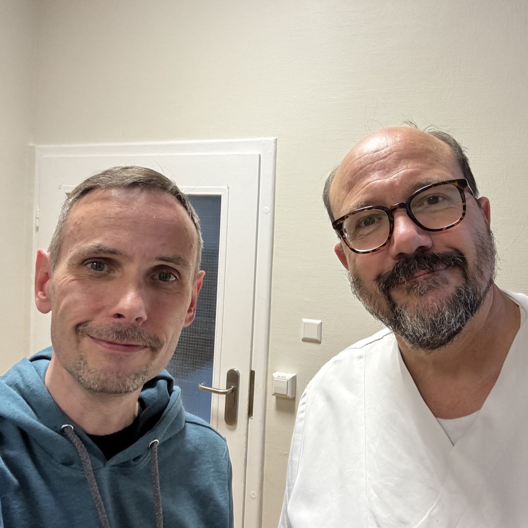 Michael Brumme und Chefarzt Dr. med. Albert Grüger (Chefarzt der Klinik für Neurologie im GLG Werner Forßmann Klinikum, Eberswalde)