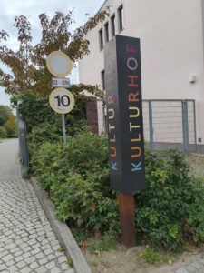 Einfahrt von der Breitscheidstraße